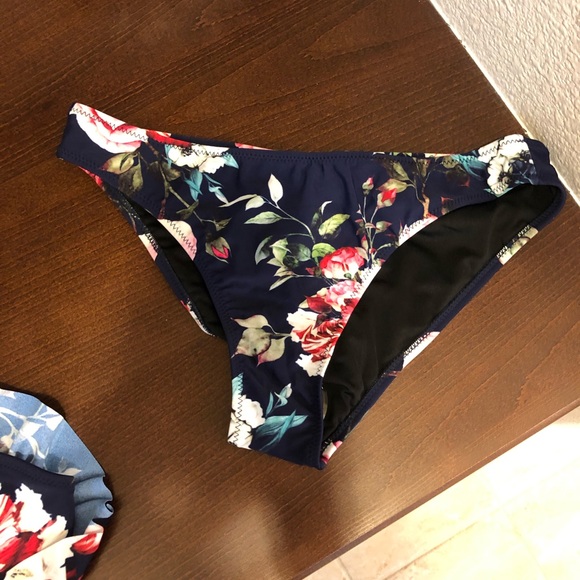 Bathing suit - Picture 8 of 8